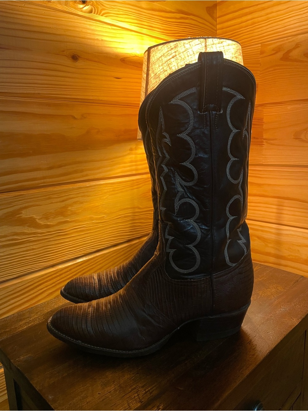 Men’s Tony Lama’s / Genuine Brown Lizard / Western Cowboy Boots / 10D - Picture 3 of 9